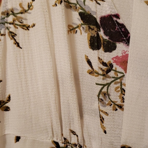 Beautiful white floral dress - Picture 3 of 4